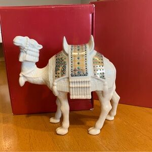 China Jewels Nativity - Standing camel